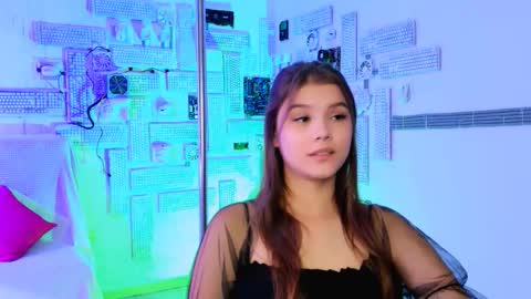 Snapshot of evathopson chatting on October 12, 2025, 8:02 am Eva next stream - - 1600 UTC2000 online show from October 12, 2025, 8:02 am