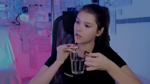 Snapshot of evathopson chatting on November 20, 2025, 11:32 am Eva next stream - - 1600 UTC2000 online show from November 20, 2025, 11:32 am