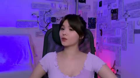 Snapshot of evathopson chatting on May 2, 2026, 10:42 am Eva next stream - - 1600 UTC2000 online show from May 2, 2026, 10:42 am