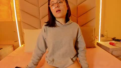 Snapshot of eve_aura chatting on June 13, 2026, 1:20 pm Eve Aura online show from June 13, 2026, 1:20 pm
