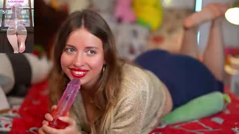 Evechuuu online show from September 17, 2025, 3:57 pm