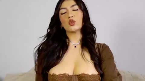 Snapshot of eveelyn_20 chatting on April 26, 2026, 3:04 am Kissed by an angel IG evee lyn20 online show from April 26, 2026, 3:04 am