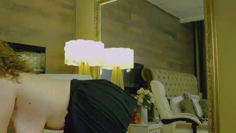 EveHamilton online show from February 2, 2025, 11:11 pm