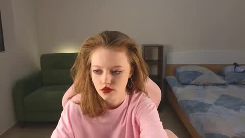 Eveleen online show from September 26, 2025, 1:48 pm