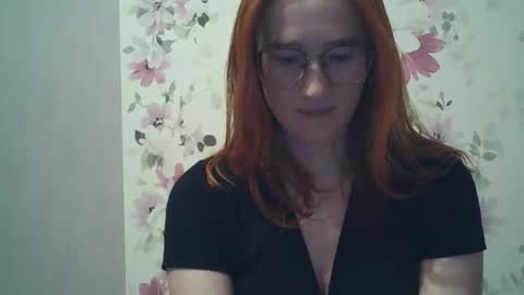 Snapshot of eveliina_shy chatting on February 6, 2026, 2:42 pm Evelina online show from February 6, 2026, 2:42 pm