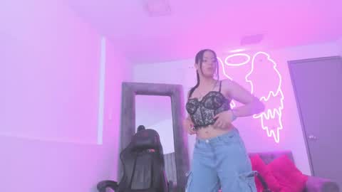evelin__thompsson online show from April 15, 2026, 1:56 am
