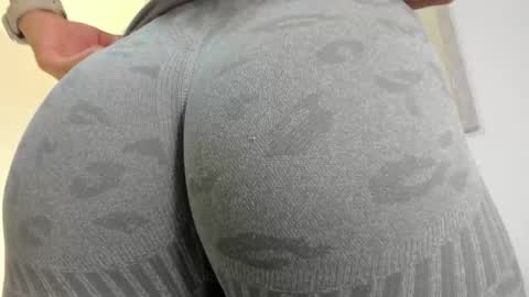 BELLA online show from November 12, 2025, 12:05 pm