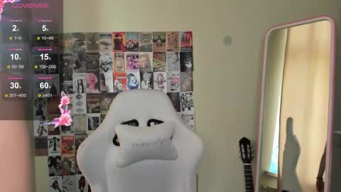 Snapshot of evelinalu chatting on February 22, 2026, 5:08 am Evelina online show from February 22, 2026, 5:08 am