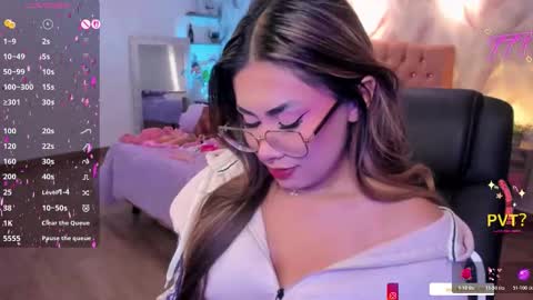 Eveline  online show from February 16, 2026, 9:00 pm