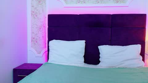 EvelinHill online show from February 11, 2026, 5:01 am