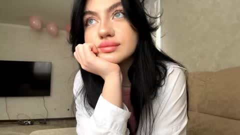 Snapshot of evelinkowski chatting on February 25, 2026, 6:01 am Sofia online show from February 25, 2026, 6:01 am