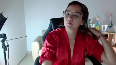 Snapshot of evelyn_2511 chatting on December 4, 2024, 1:20 pm Evelyn online show from December 4, 2024, 1:20 pm