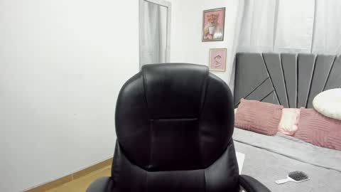 Snapshot of evelyn_2511 chatting on January 31, 2025, 12:29 pm Evelyn online show from January 31, 2025, 12:29 pm