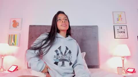 Snapshot of evelyn__ebony chatting on January 2, 2025, 9:33 am evelyn ebony online show from January 2, 2025, 9:33 am