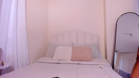Snapshot of evelyn_coelloo chatting on June 2, 2026, 10:45 pm Eve online show from June 2, 2026, 10:45 pm