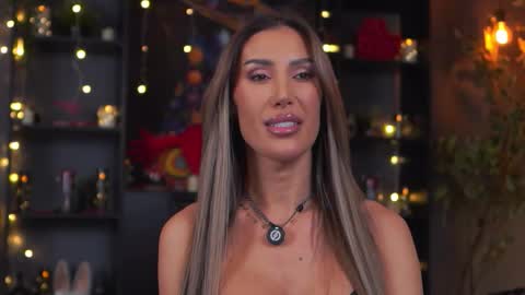 Snapshot of evelyn_evyy chatting on February 24, 2026, 7:12 pm Evelyn online show from February 24, 2026, 7:12 pm