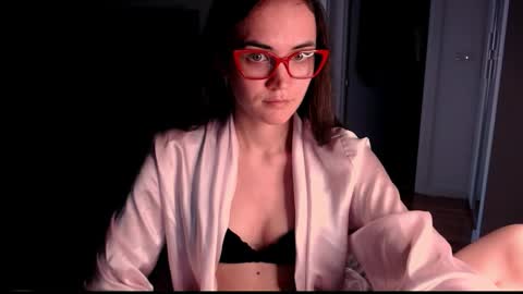 Evelyn online show from March 10, 2026, 10:20 am