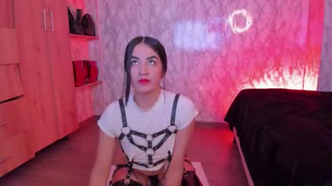 Evelyn online show from October 20, 2025, 4:51 pm