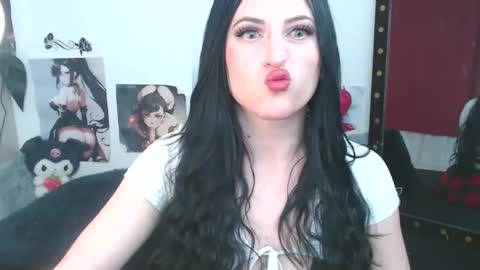 Julieta online show from December 15, 2025, 5:34 am