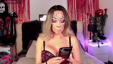 Snapshot of evelynagrey chatting on October 23, 2025, 7:07 am EvelynaGrey online show from October 23, 2025, 7:07 am