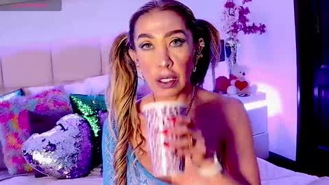 Snapshot of evelynagrey chatting on November 6, 2025, 7:15 pm EvelynaGrey online show from November 6, 2025, 7:15 pm