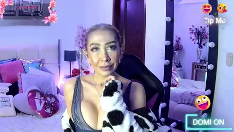 Snapshot of evelynagrey chatting on November 20, 2025, 12:16 pm EvelynaGrey online show from November 20, 2025, 12:16 pm