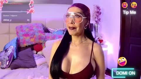 Snapshot of evelynagrey chatting on November 25, 2025, 11:43 am EvelynaGrey online show from November 25, 2025, 11:43 am