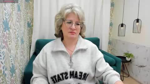 Evelyn online show from April 15, 2026, 5:14 am