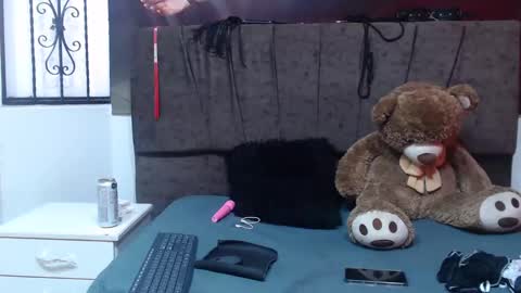 evelynclark111 online show from January 13, 2025, 12:13 pm