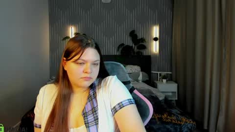 Evelyne Loo online show from April 28, 2026, 12:53 am