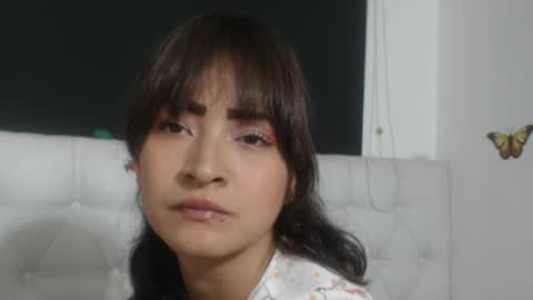 Evelyne online show from April 6, 2026, 2:42 am