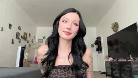 Snapshot of evelynforever chatting on September 17, 2025, 7:26 pm Evelyn online show from September 17, 2025, 7:26 pm