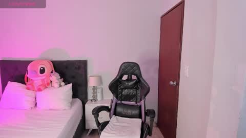 Snapshot of evelynhoward23 chatting on June 4, 2026, 8:48 pm LAURA SOFIA INDEPENDENT MODEL FOLLOW ME NOW ALMOST 10000 FOLLOWERS online show from June 4, 2026, 8:48 pm
