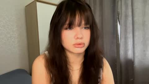 Evelyn Velvet online show from June 4, 2026, 8:42 am