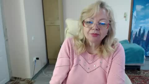 BarbaraBlondy online show from February 3, 2025, 11:42 am