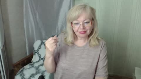 Snapshot of evelynloveshy chatting on April 28, 2026, 7:08 pm BarbaraBlondy online show from April 28, 2026, 7:08 pm