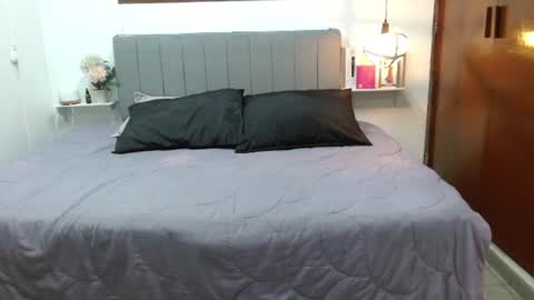 evelynn_fox_ online show from July 25, 2026, 6:49 pm