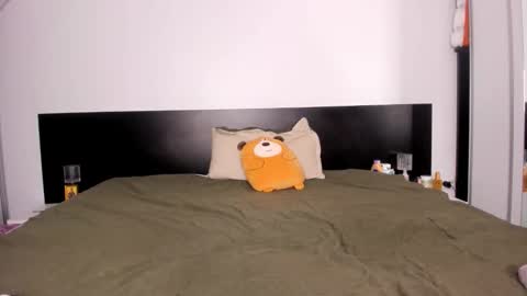 Evelyne online show from January 16, 2026, 9:08 pm