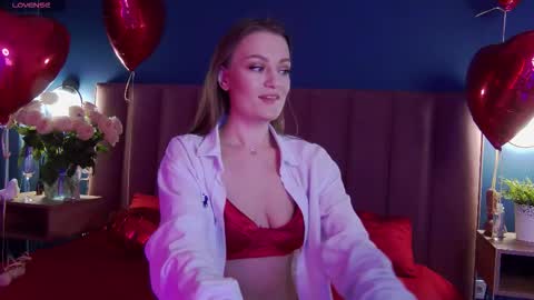 Evelyn online show from February 15, 2026, 4:42 am