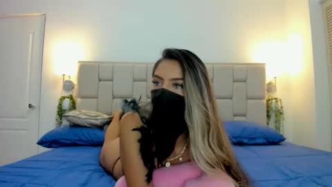 Snapshot of even_scoty chatting on November 7, 2025, 2:44 am even_scoty online show from November 7, 2025, 2:44 am