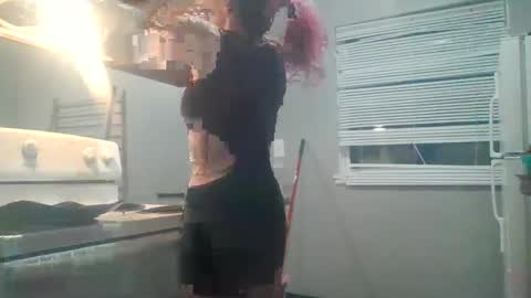 everever123 online show from February 27, 2025, 8:06 am