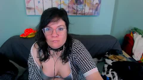 Everly online show from April 2, 2026, 7:06 am