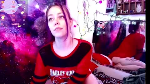 Evie online show from February 27, 2025, 12:56 pm