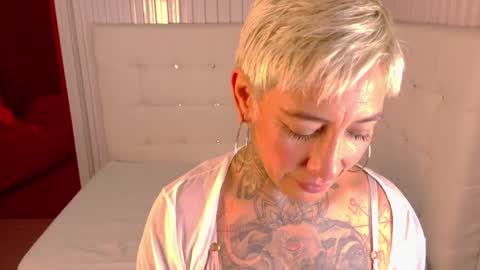 everlyn_sexx online show from March 31, 2026, 1:44 pm