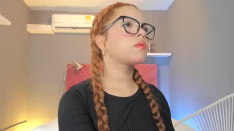 Sophia online show from November 1, 2025, 7:49 pm