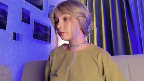 Snapshot of eves_eyes chatting on September 11, 2025, 10:37 am Forget me not eve on CB online show from September 11, 2025, 10:37 am