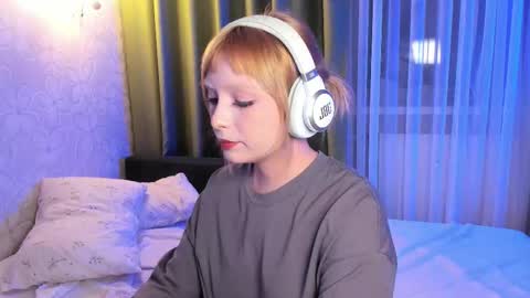 Snapshot of eves_eyes chatting on November 13, 2025, 12:09 am Forget me not eve on CB online show from November 13, 2025, 12:09 am