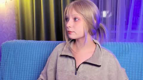 Snapshot of eves_eyes chatting on December 3, 2025, 1:53 pm Forget me not eve on CB online show from December 3, 2025, 1:53 pm