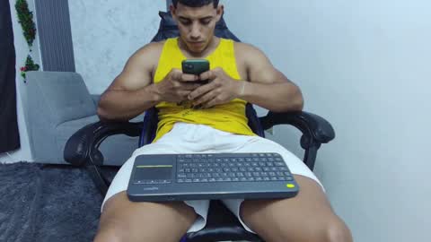 luis online show from October 17, 2025, 4:42 pm