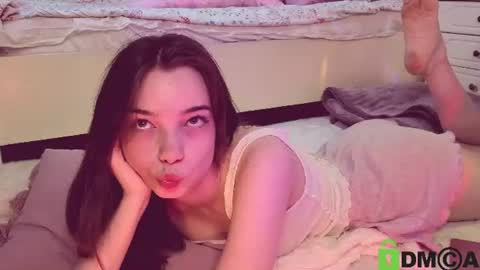 Snapshot of evi_brook chatting on July 18, 2026, 10:52 am evi_brook online show from July 18, 2026, 10:52 am